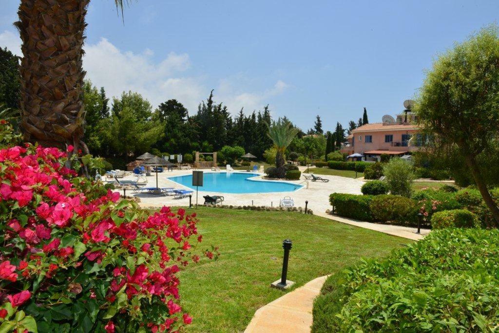 Limnaria Villas Sunny Garden Apartment بافوس المظهر الخارجي الصورة