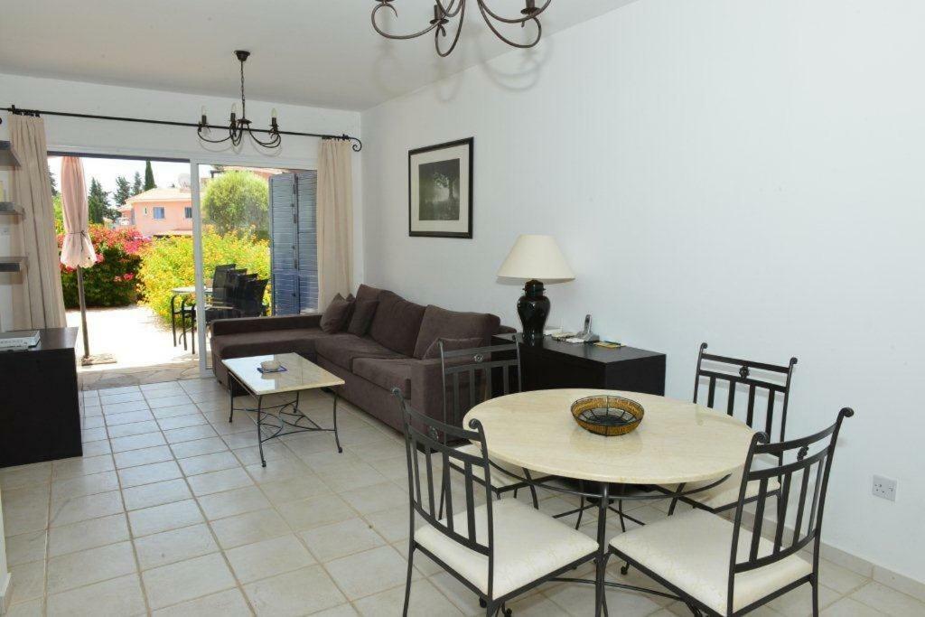 Limnaria Villas Sunny Garden Apartment بافوس المظهر الخارجي الصورة